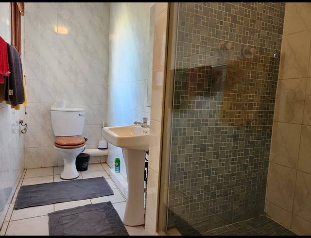 2 BEDROOM APARTMENT FOR SALE IN KEY WEST ESTATE